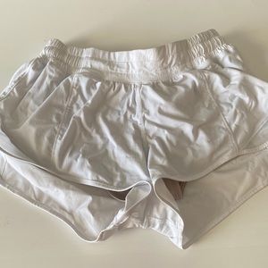 lululemon white hottie hot short
